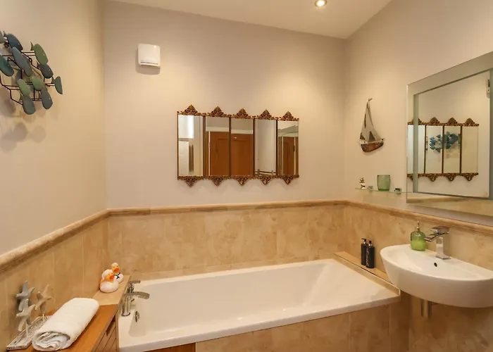 43a Quay Street * Scarborough