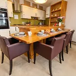 43a Quay Street شقة